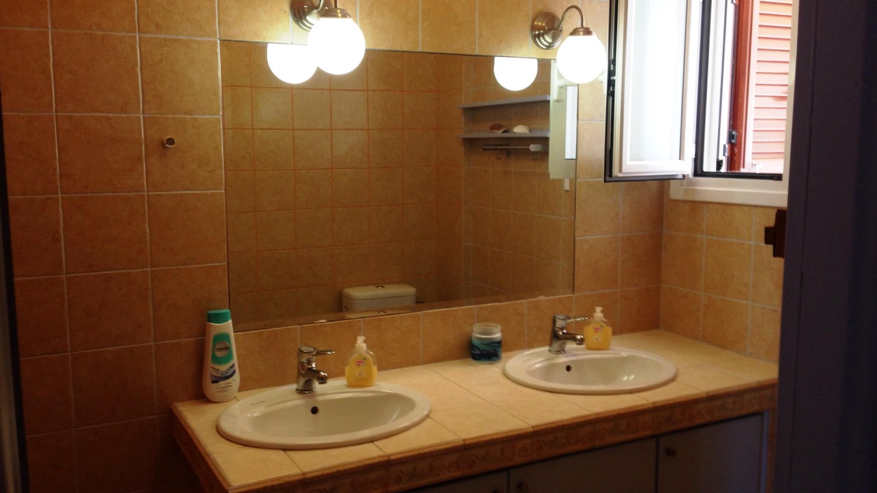 Photo of Bathroom in Tselendata