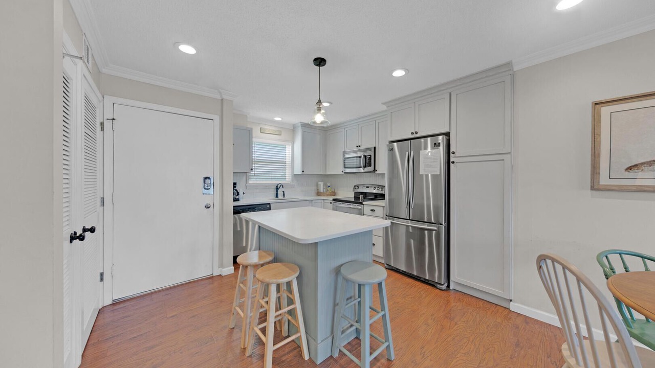 Photo of Others in Holiday Isle