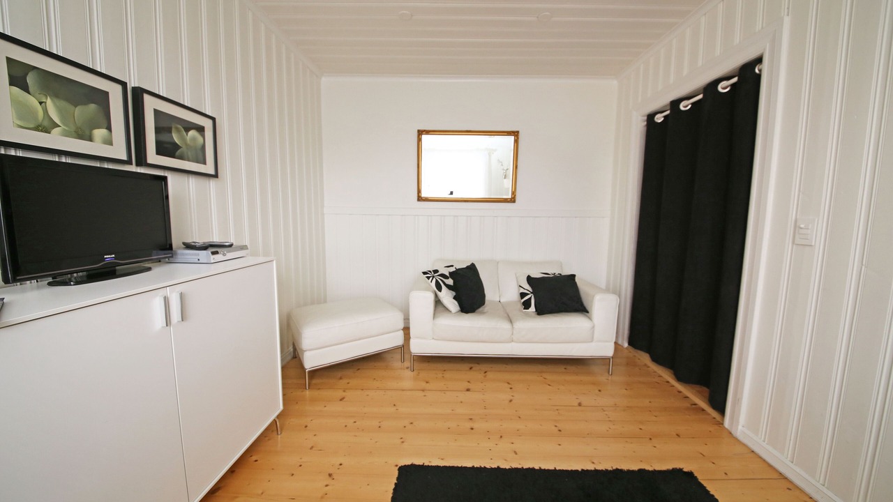 Photo of Livingroom in Downtown