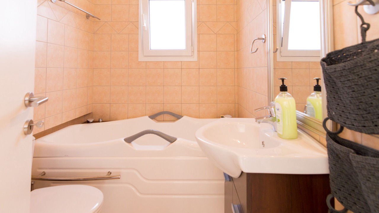 Photo of Bathroom in Skotino