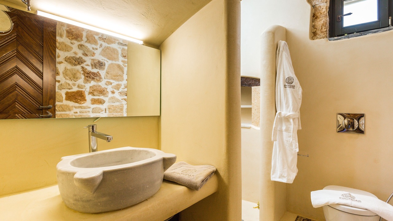 Photo of Bathroom in Achlades