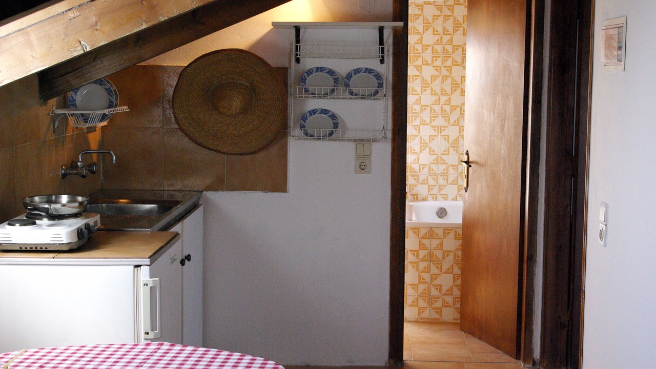 Photo of Kitchen in Neromilos