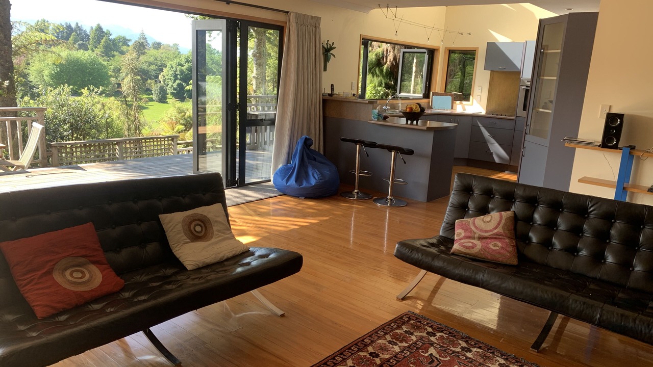 Photo of Livingroom in Lake Tarawera