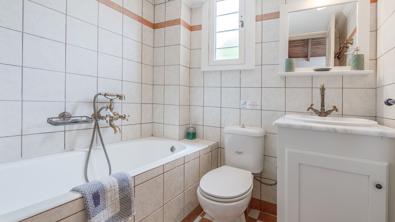 Photo of Bathroom in Douliana