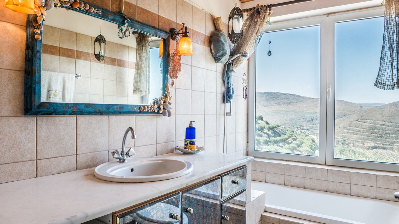 Photo of Bathroom in Gouvai