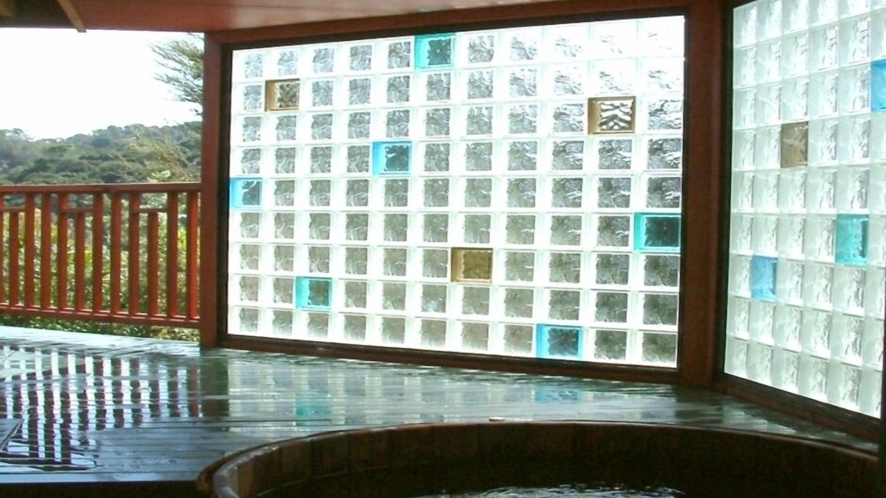 Photo of Others in Russell