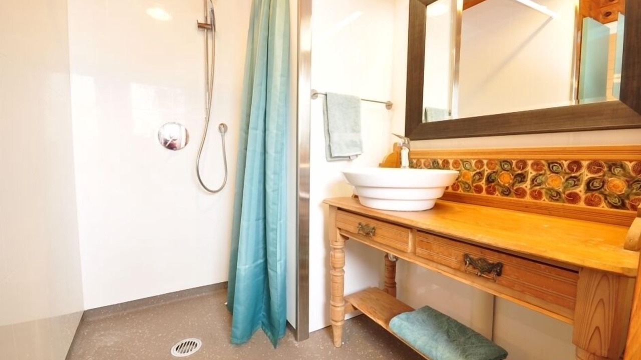 Photo of Bathroom in Tikitere