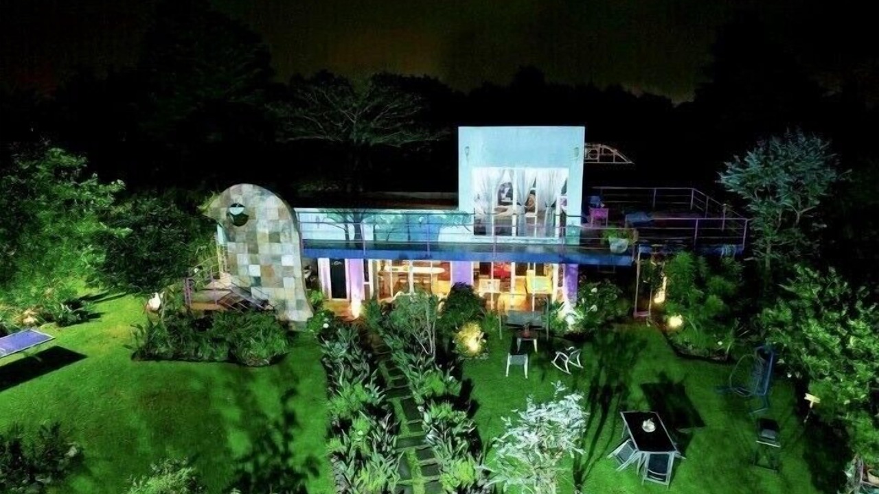 Photo of Outdoor in Roble