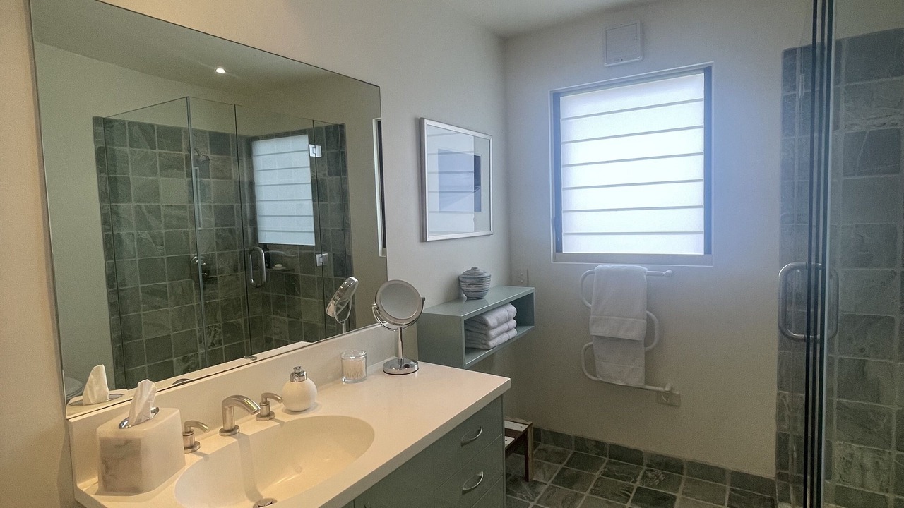 Photo of Bathroom in Binalong Bay