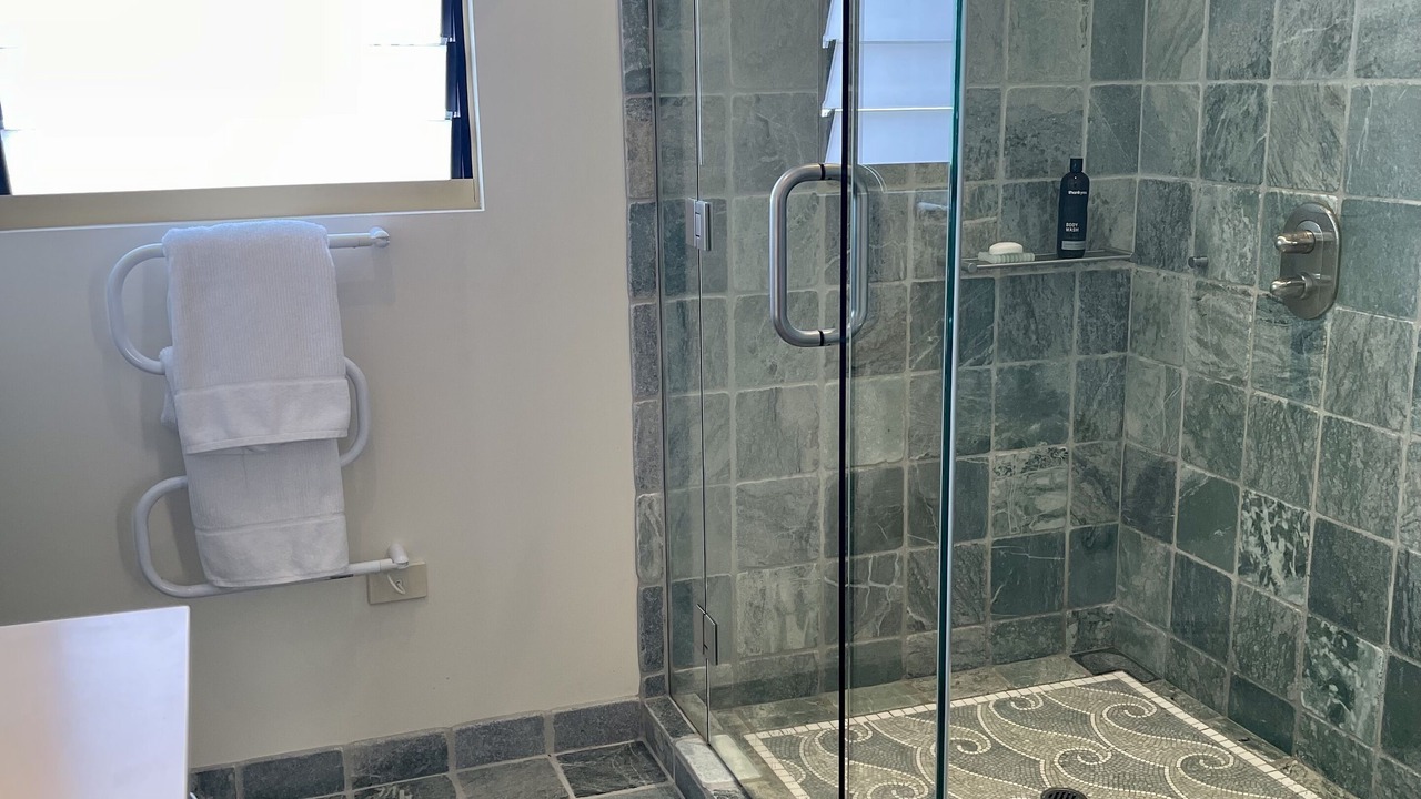 Photo of Bathroom in Binalong Bay