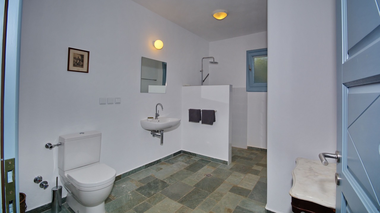Photo of Bathroom in Votsi
