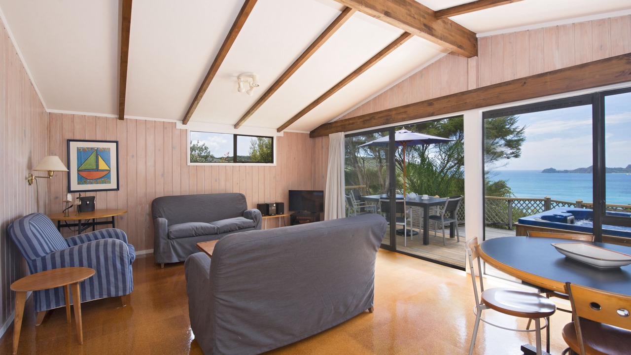 Photo of Livingroom in Russell