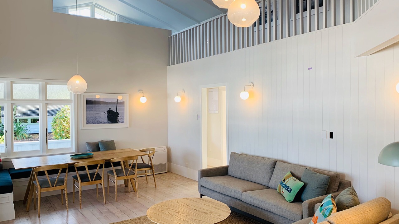 Photo of Livingroom in Russell