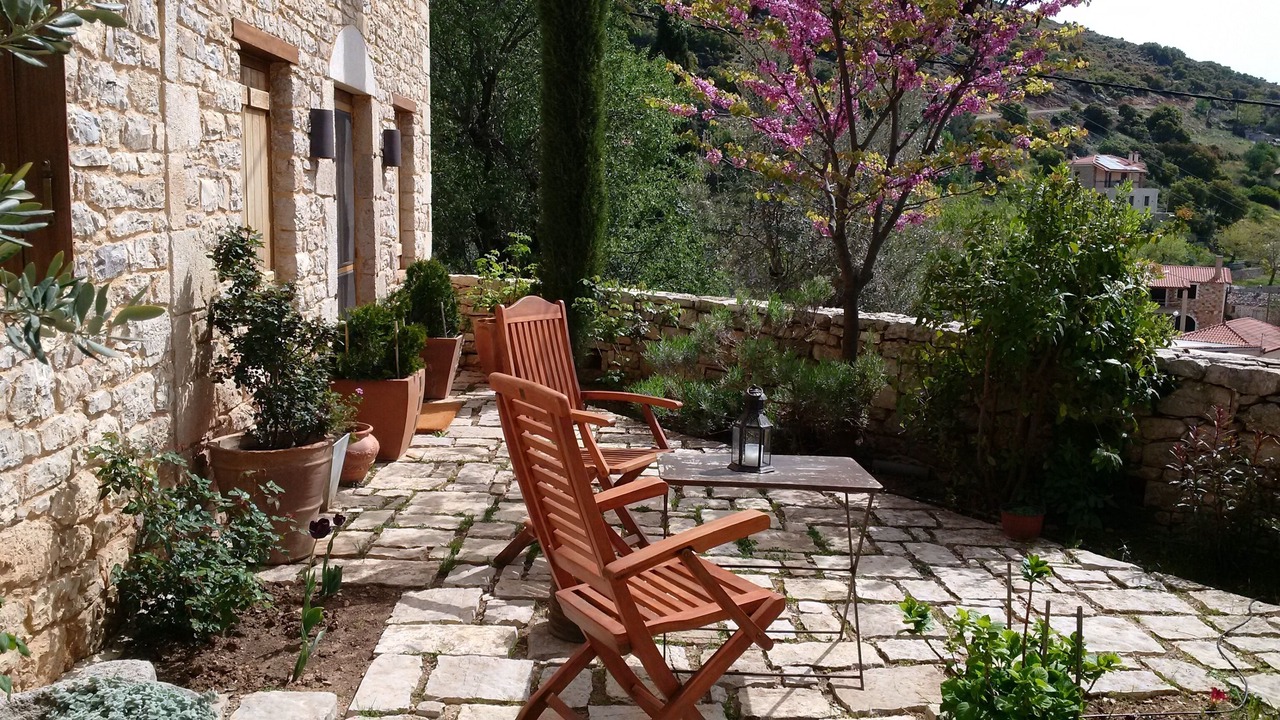 Photo of Patio Balcony in Vrousti