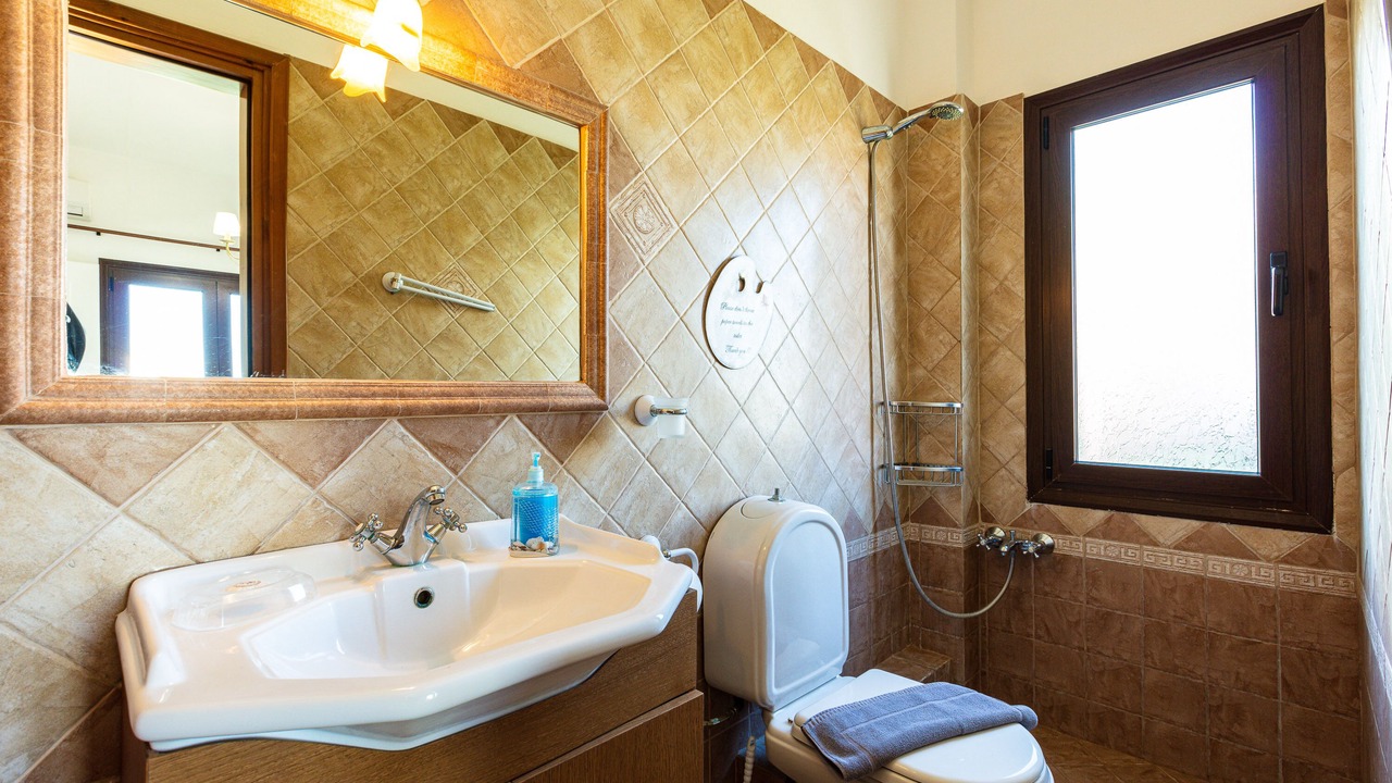 Photo of Bathroom in Panormos