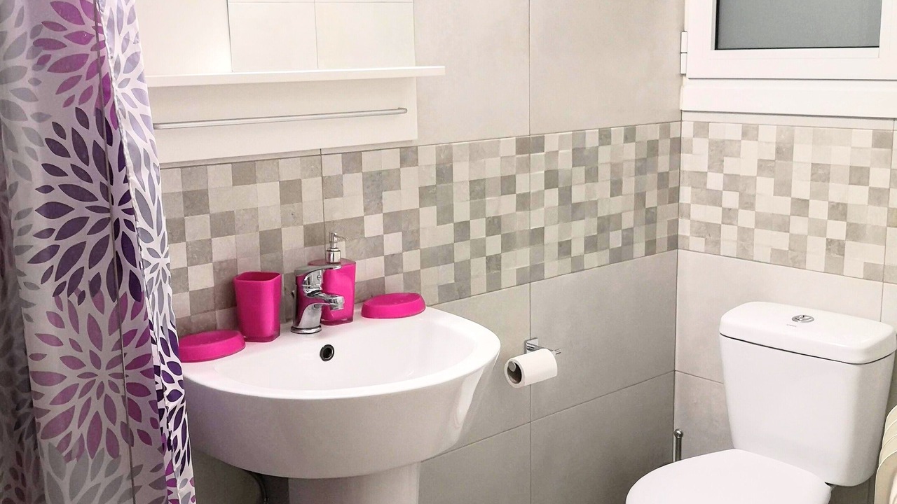 Photo of Bathroom in Neapoli