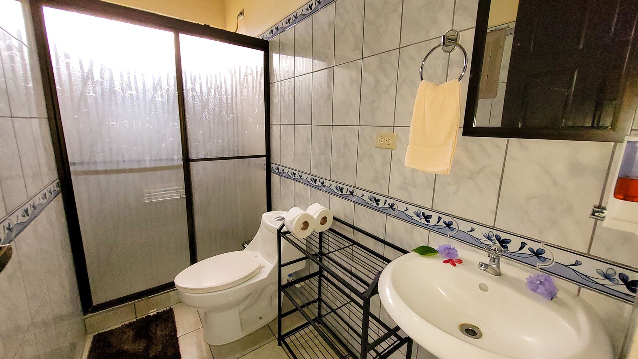 Photo of Bathroom in Barrio Dora