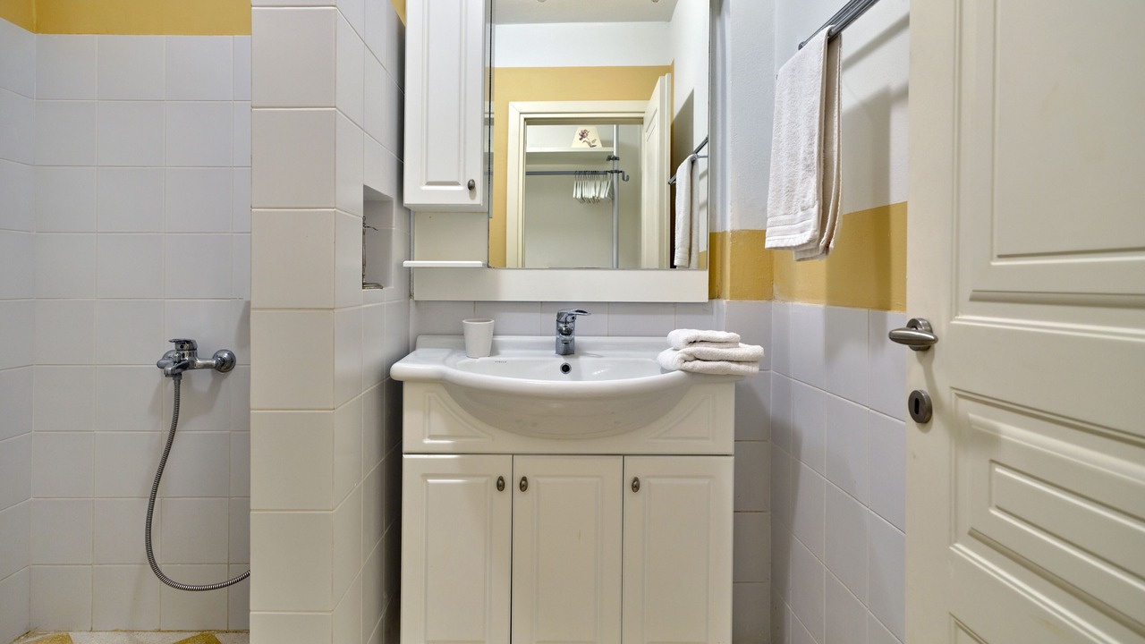 Photo of Bathroom in Leivathos