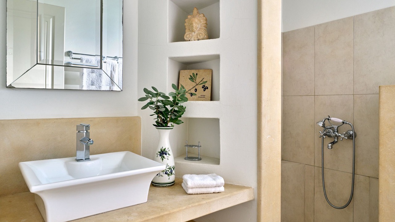 Photo of Bathroom in Leivathos