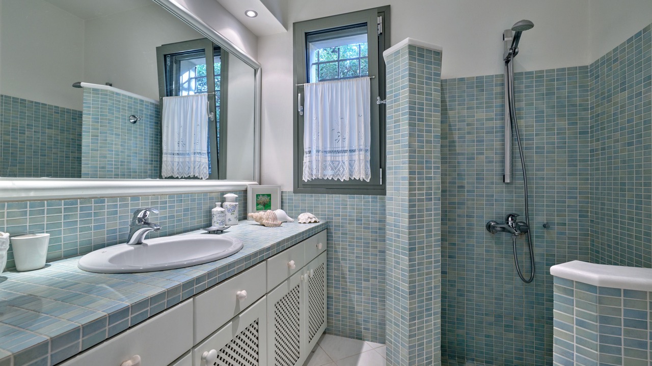Photo of Bathroom in Leivathos
