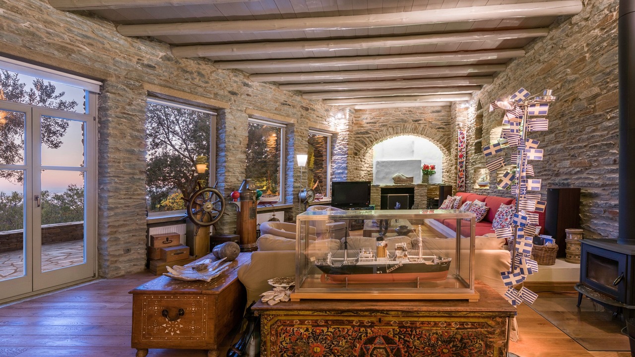Photo of Livingroom in Andros Town