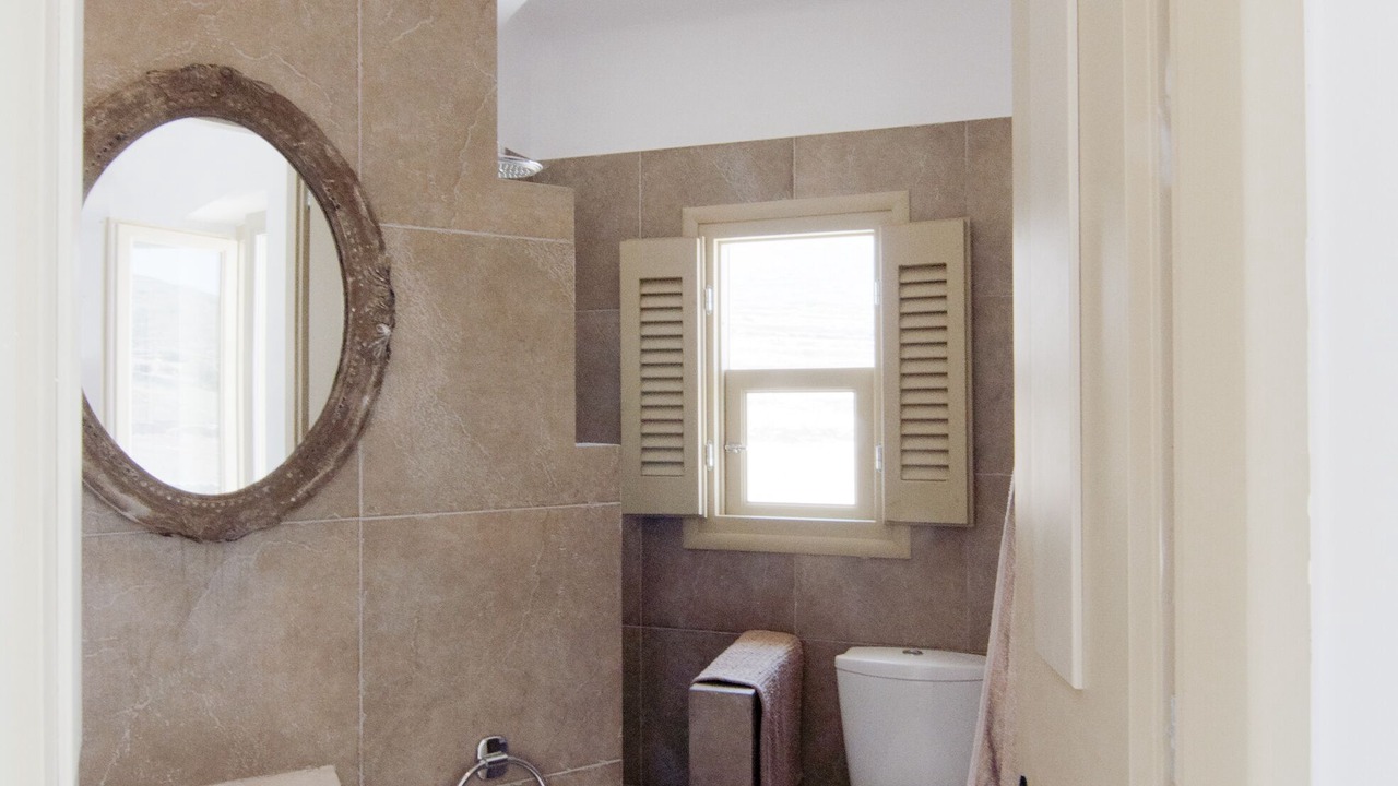 Photo of Bathroom in Folegandros