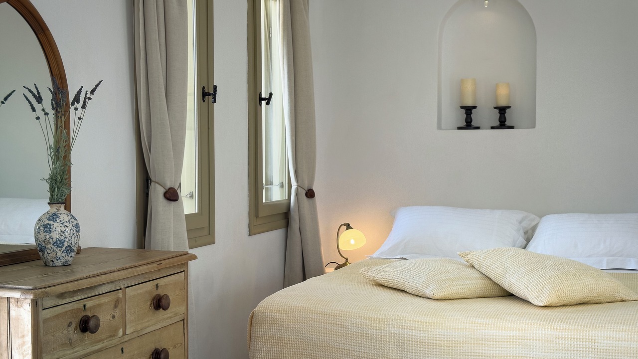 Photo of Bedroom in Folegandros