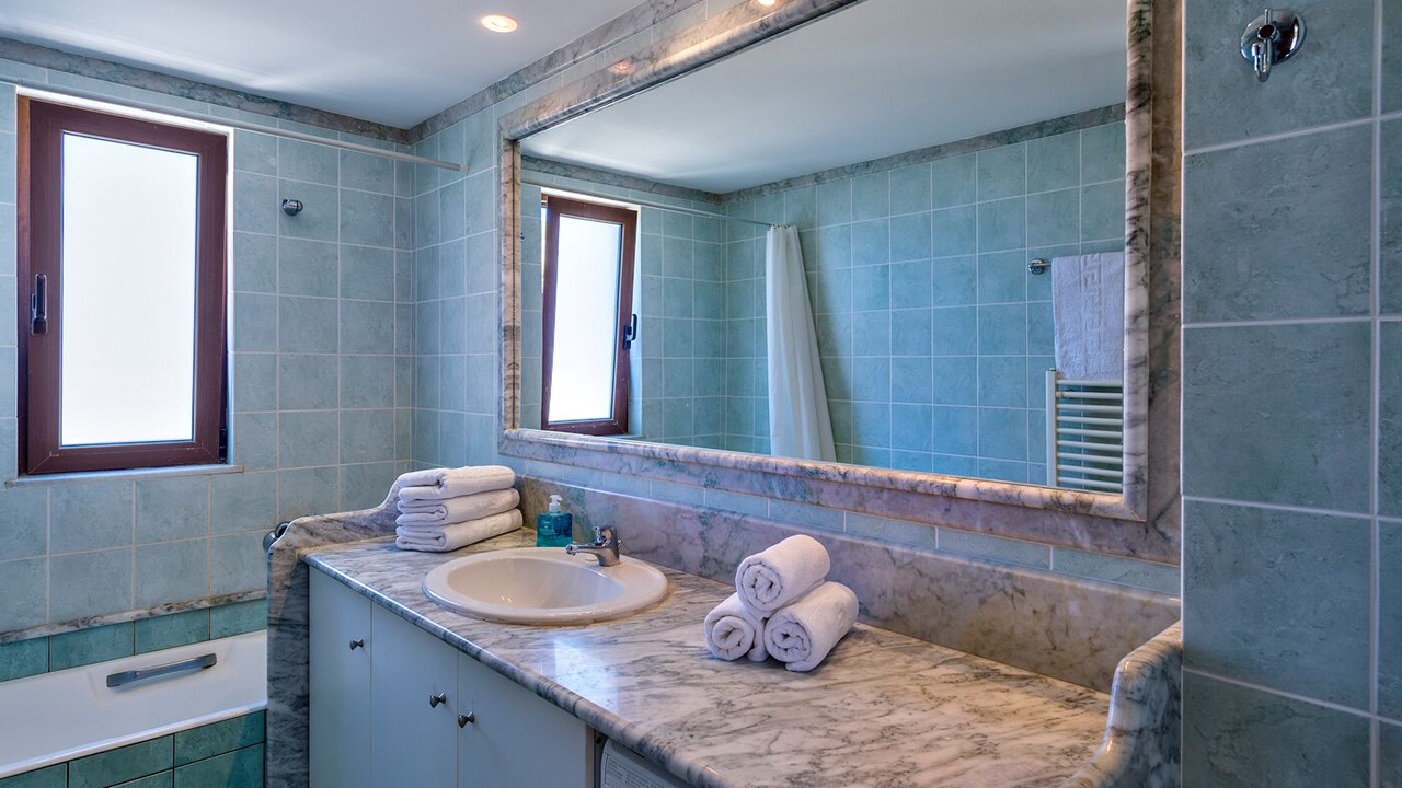 Photo of Bathroom in Megala Chorafia
