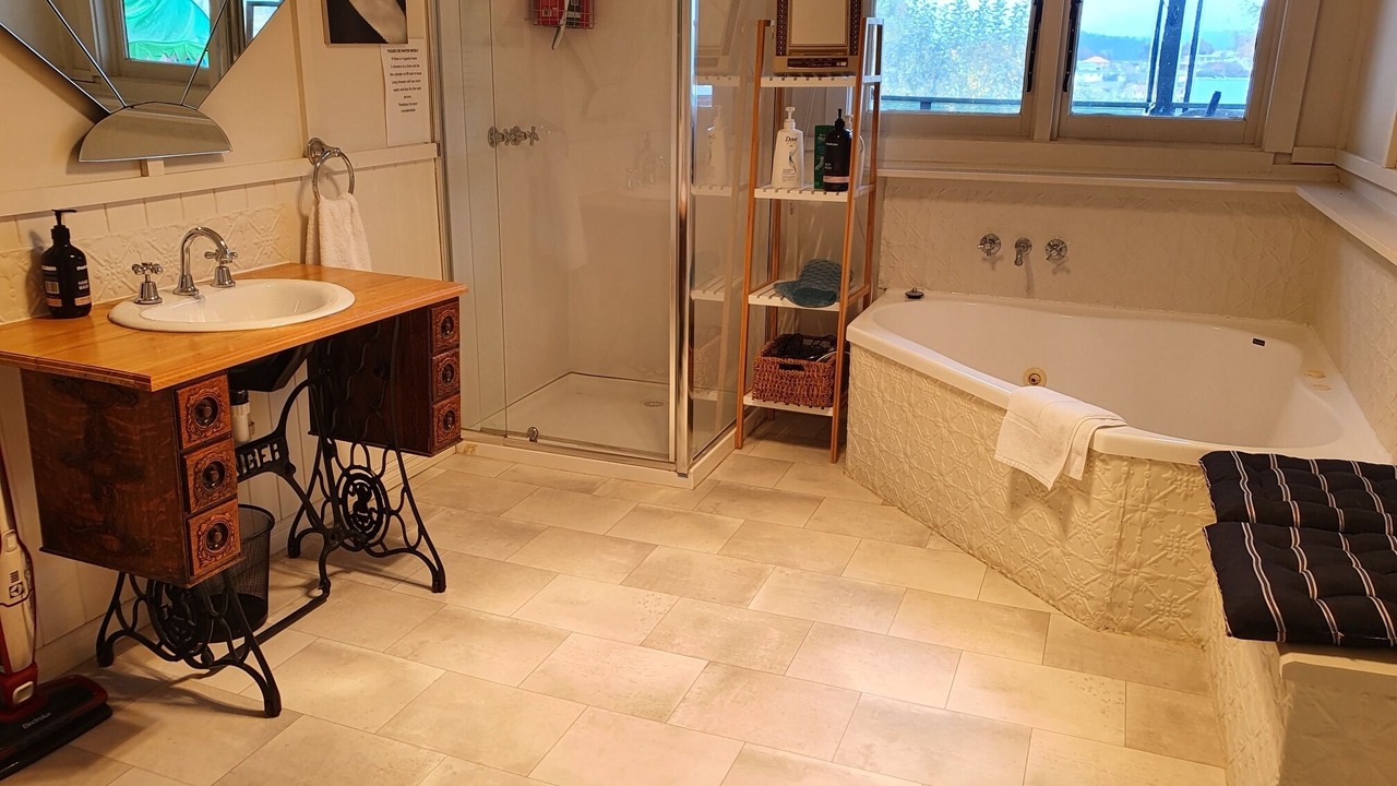 Photo of Bathroom in Deloraine