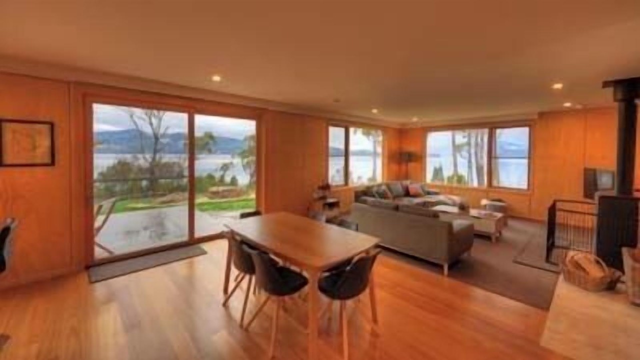 Photo of Livingroom in Brooks Bay