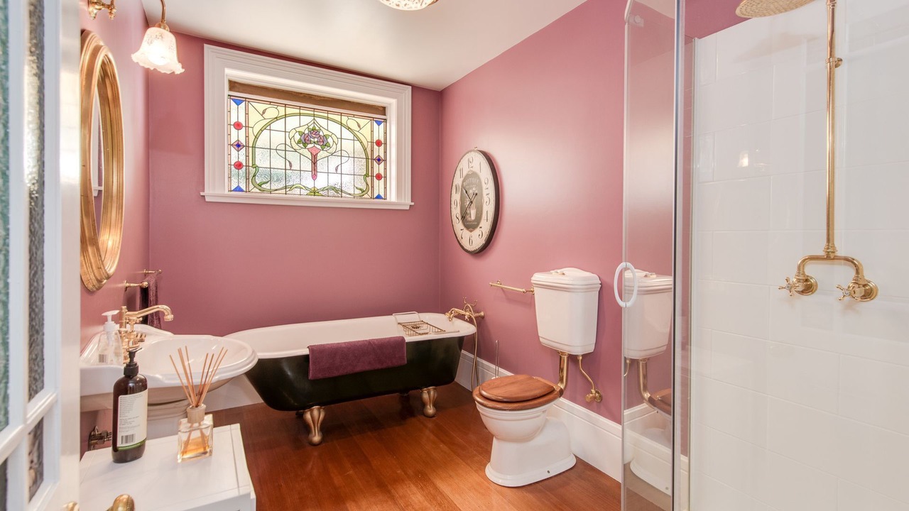 Photo of Bathroom in Lindisfarne