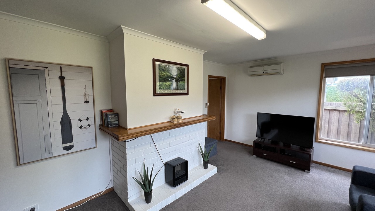 Photo of Livingroom in Swansea