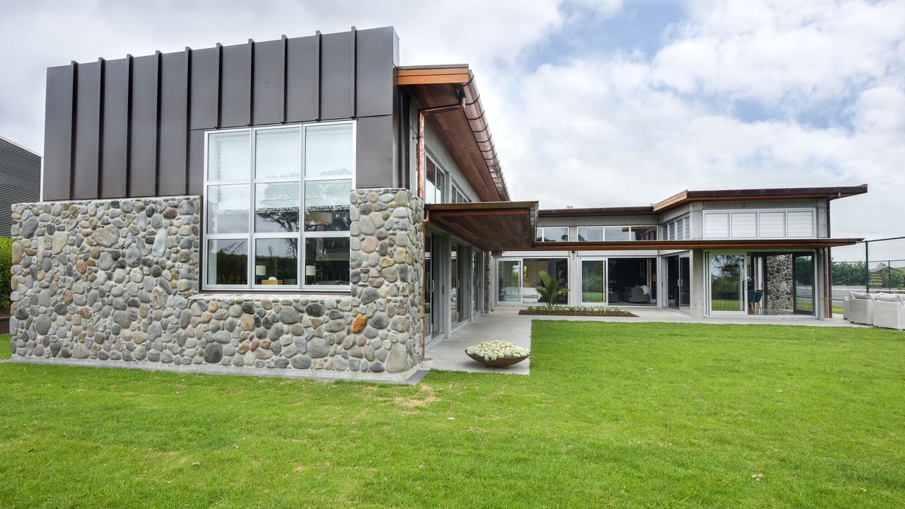 Photo of Outdoor in Pitone