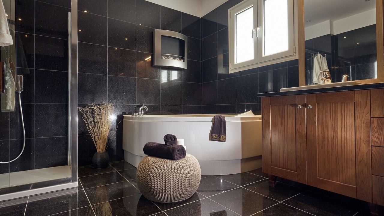 Photo of Bathroom in Akrotiri
