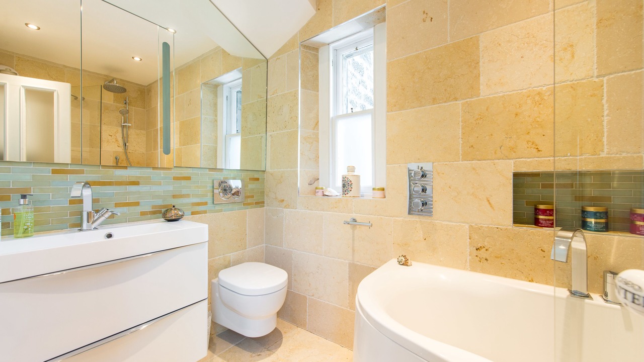Photo of Bathroom in Eskbank