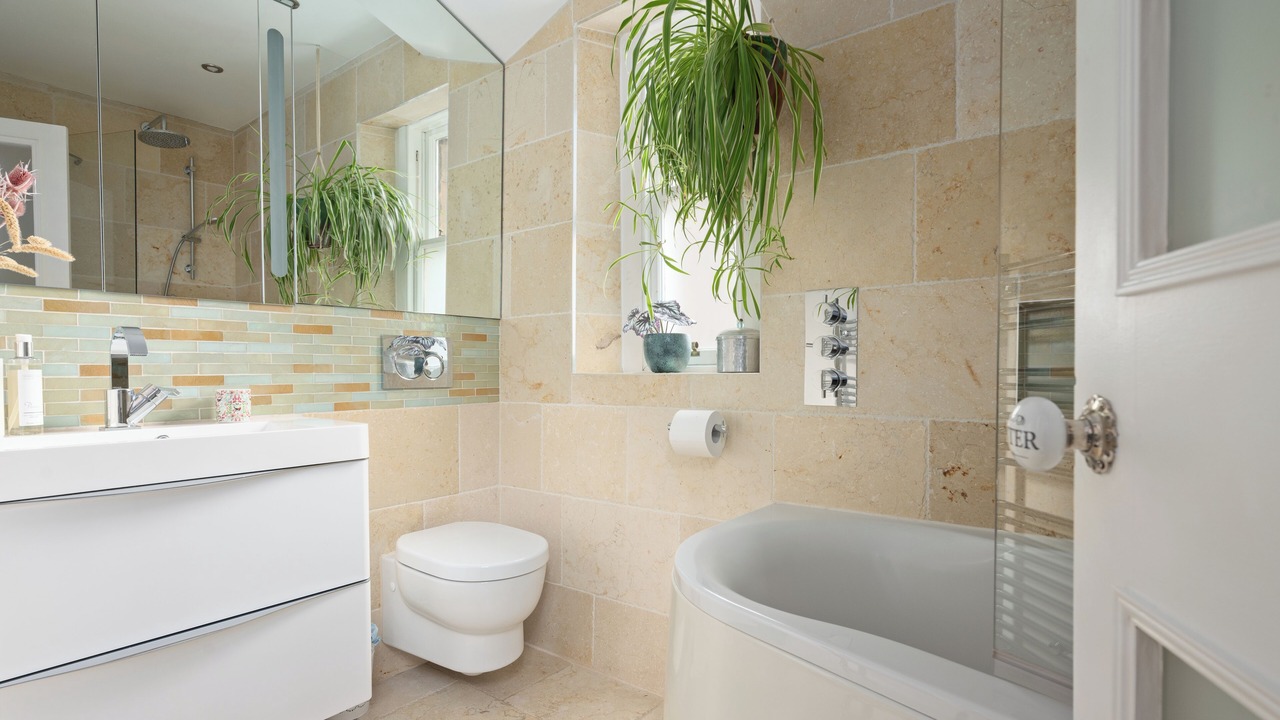 Photo of Bathroom in Eskbank