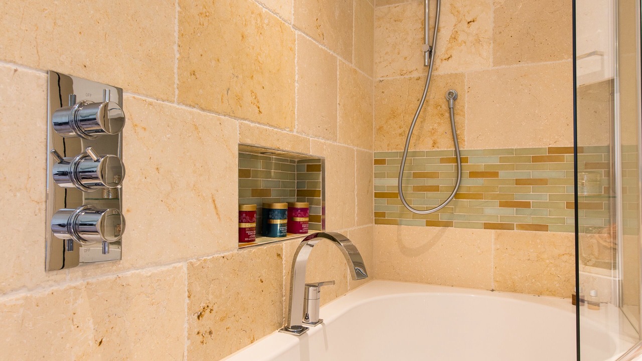 Photo of Bathroom in Eskbank
