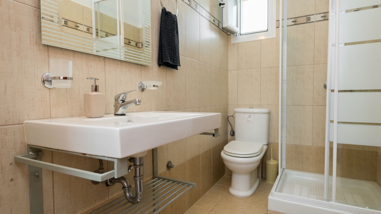 Photo of Bathroom in Skala