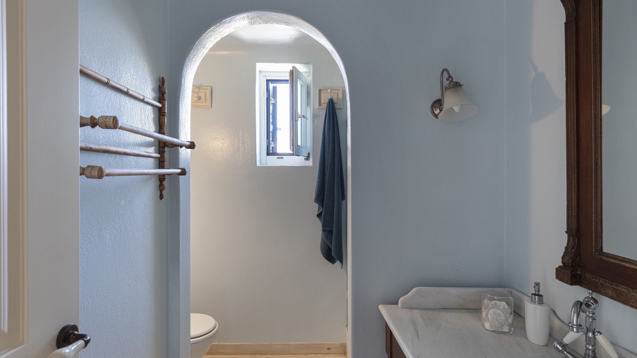 Photo of Bathroom in Elia