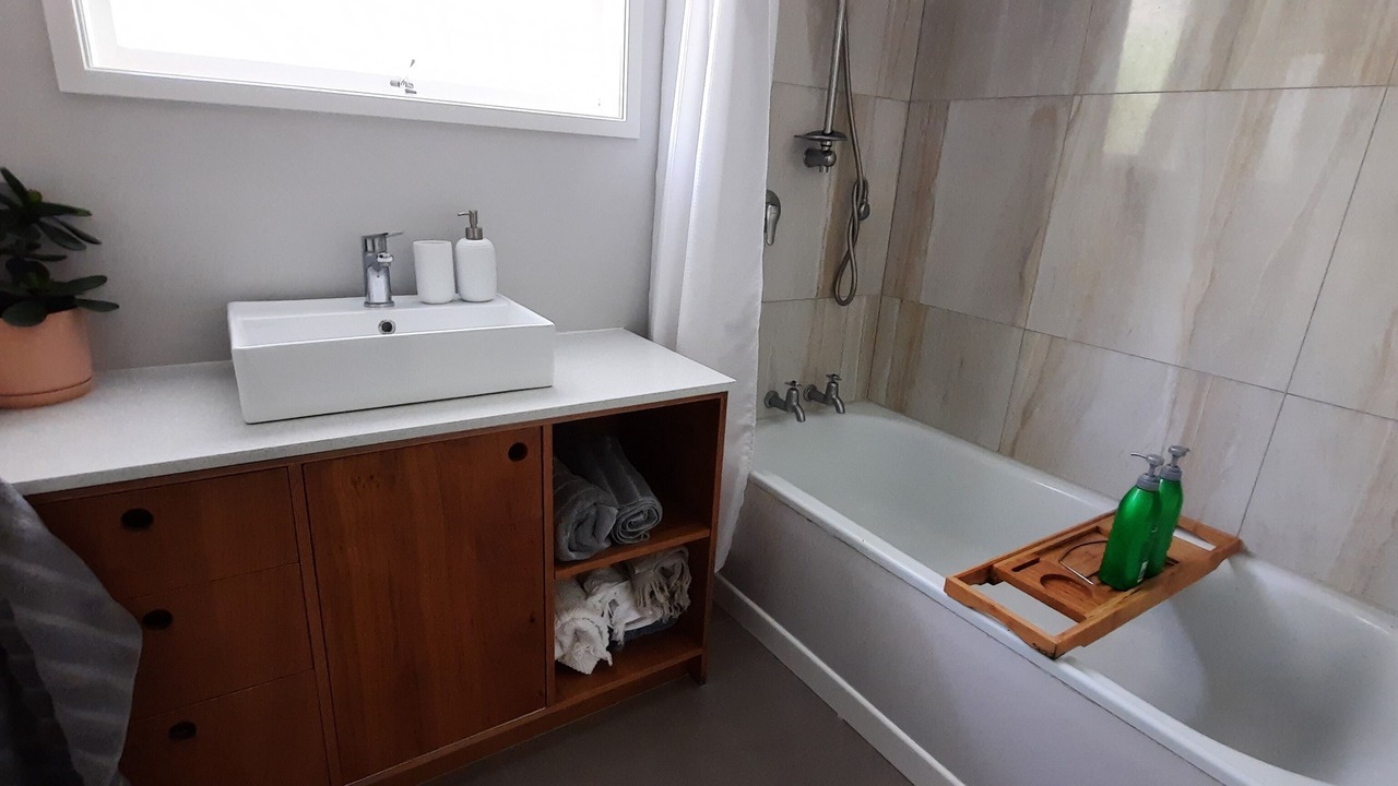 Photo of Bathroom in Diamond Harbour