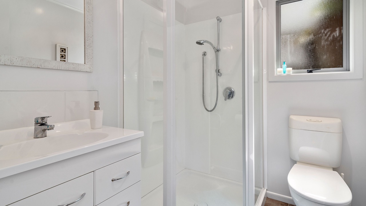 Photo of Bathroom in Hannahs Bay