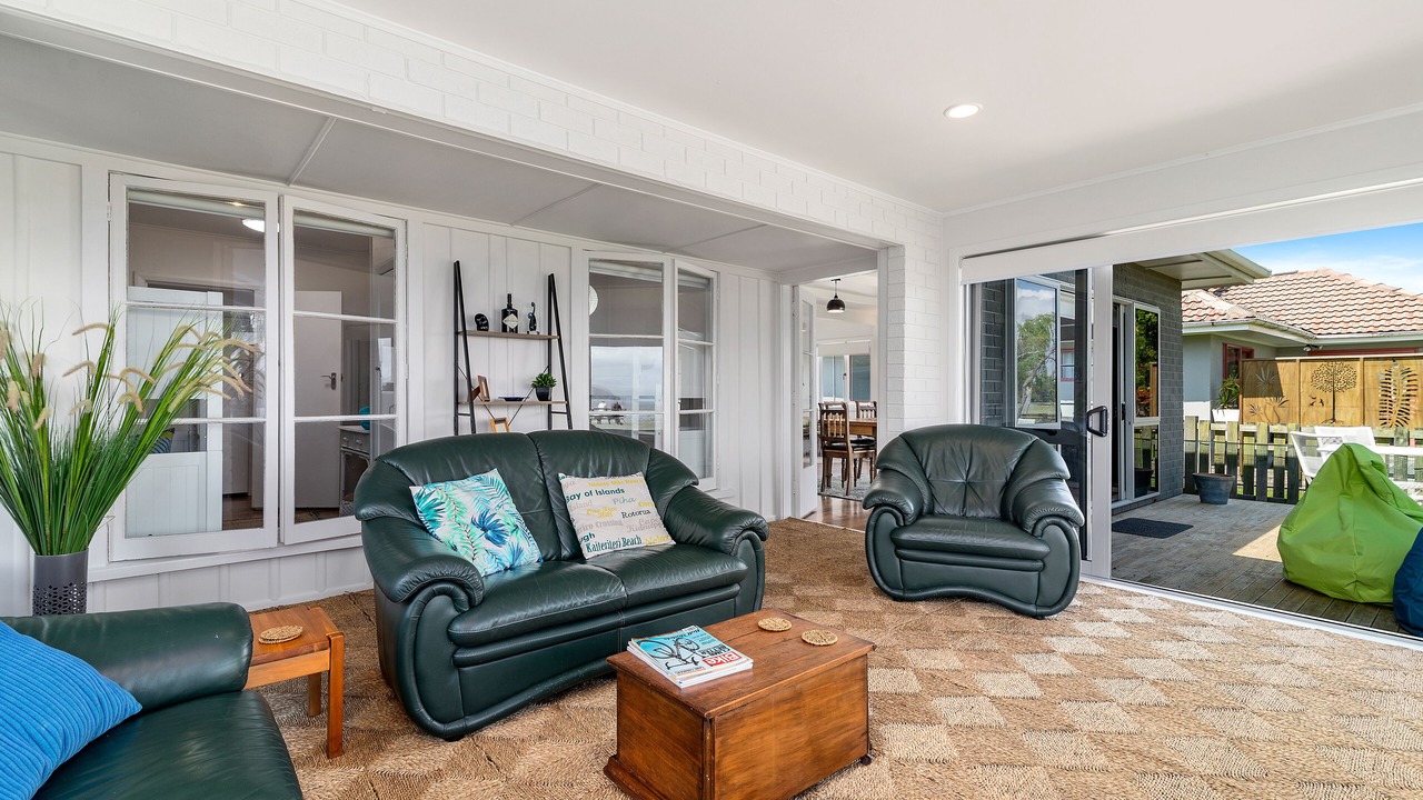 Photo of Patio Balcony in Hannahs Bay
