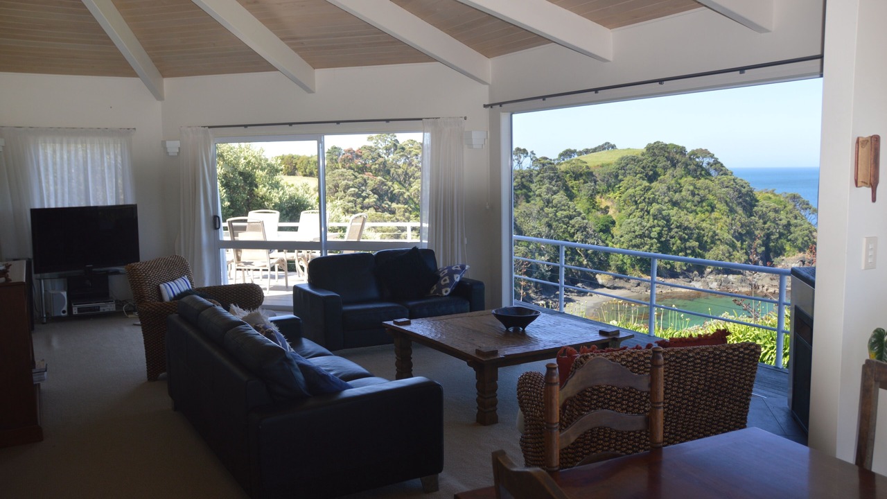 Photo of Livingroom in Whananaki