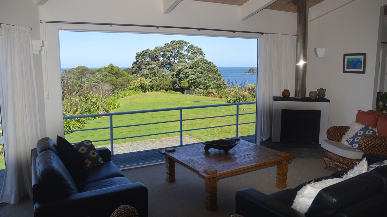 Photo of Livingroom in Whananaki