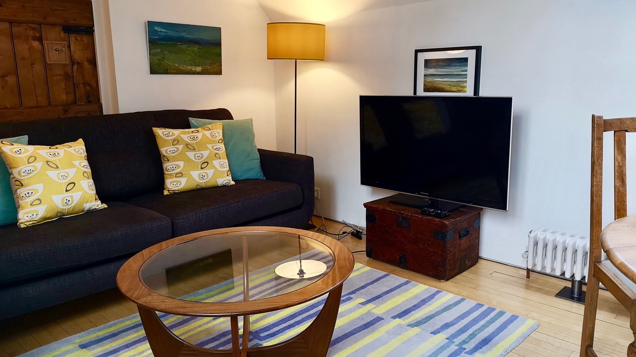 Photo of Livingroom in Newington