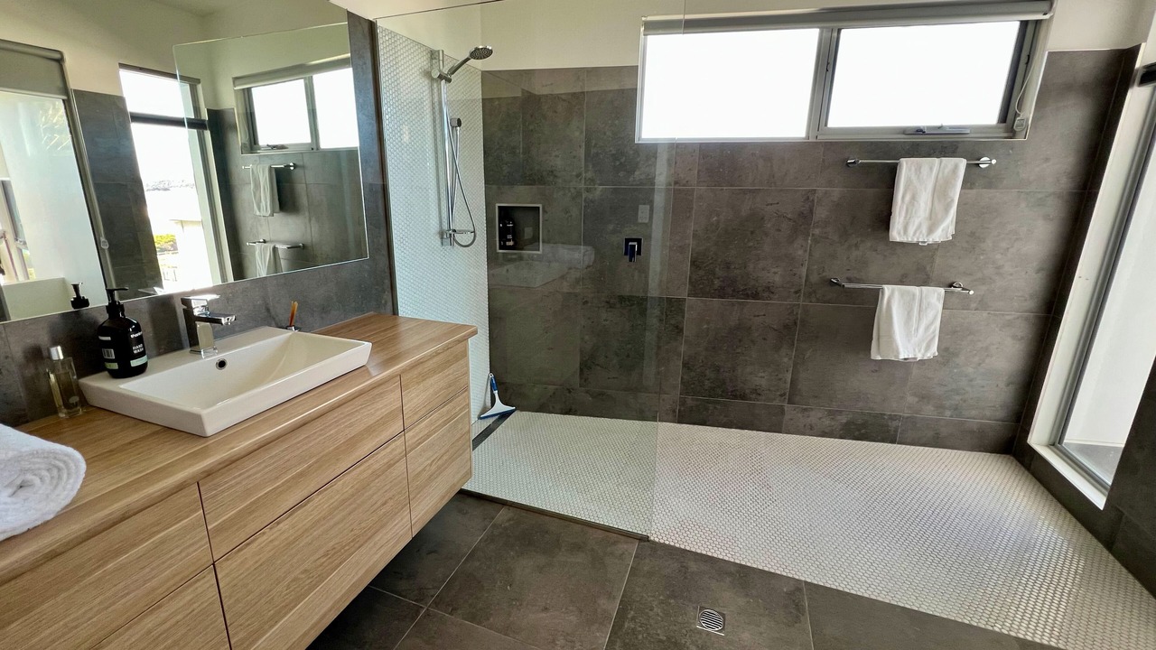 Photo of Bathroom in Binalong Bay