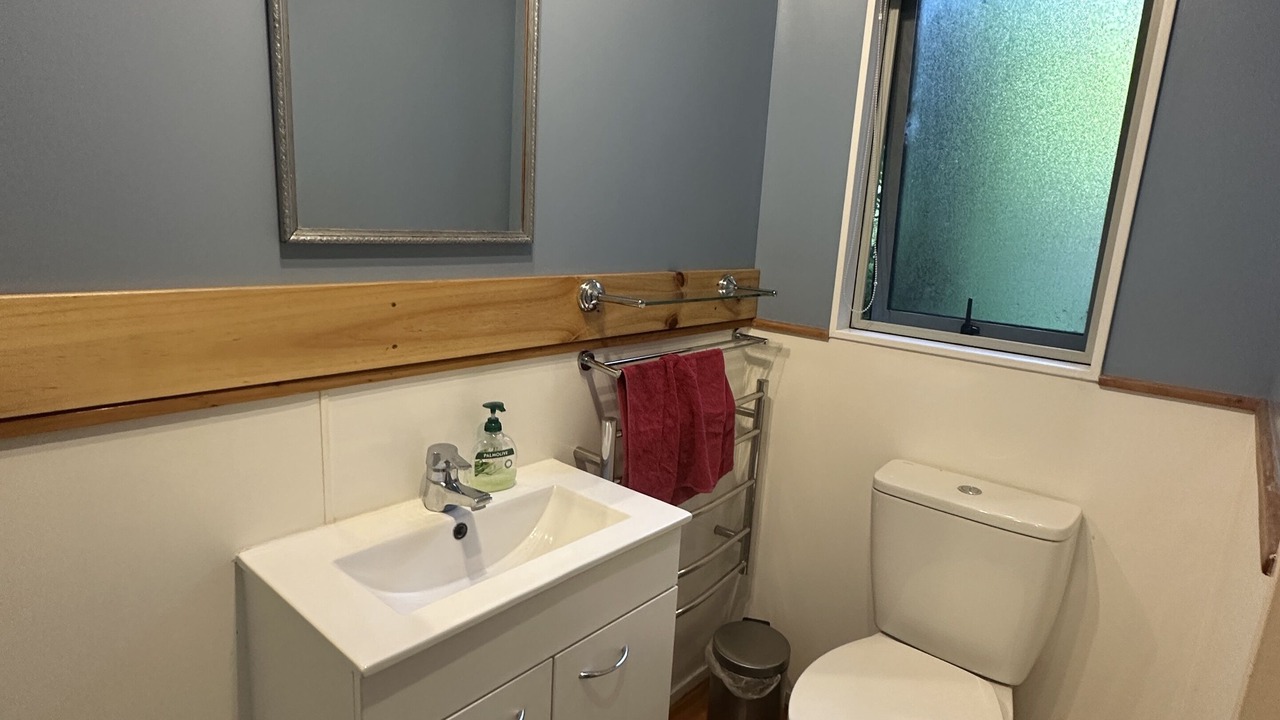 Photo of Others in Raglan