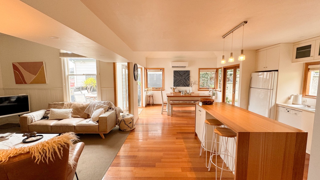 Photo of Livingroom in Sullivan's Cove
