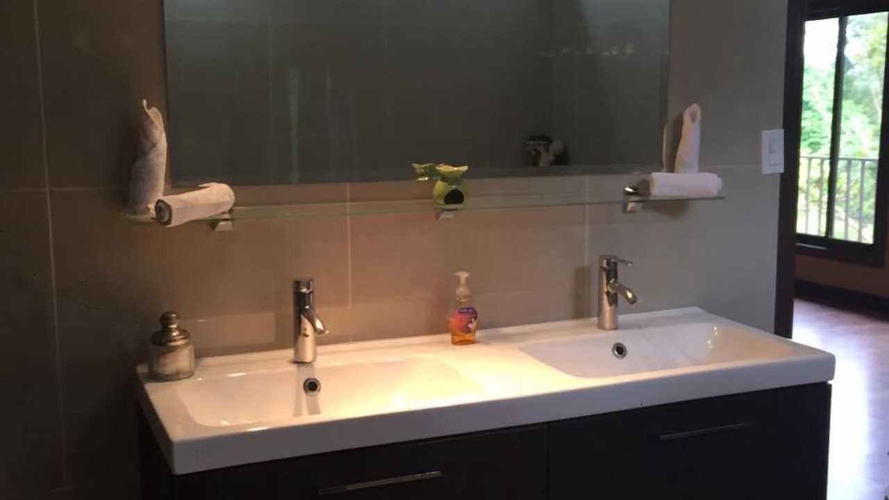 Photo of Bathroom in Daniel Flores