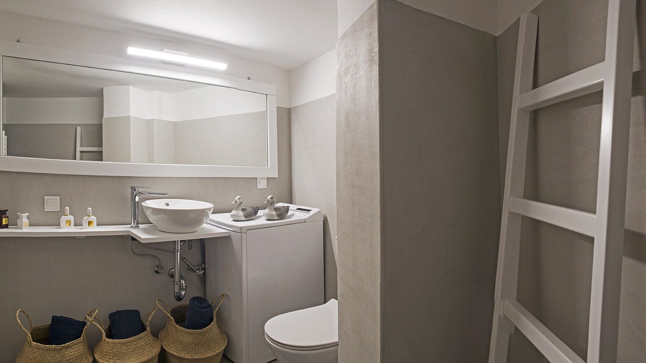 Photo of Bathroom in Platia Viktorias